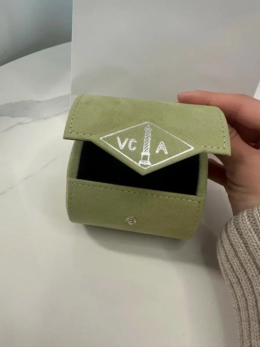 thumbnail-4